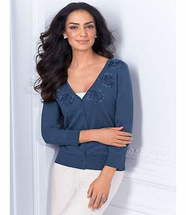 Sweet design with chiffon flower detailing to add a touch of femininity, an ideal cover up for any outfit. Pretty 3D flower cardigan, simple and elegant. The perfect cover up for any occasion. Cardigan Features: Washable 100% Cotton Length approx. 55