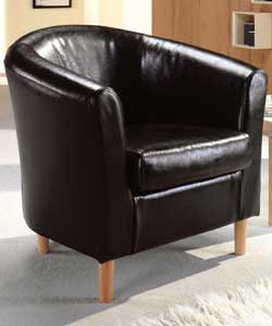 Stylish tub chair in 100% leather with wooden legs