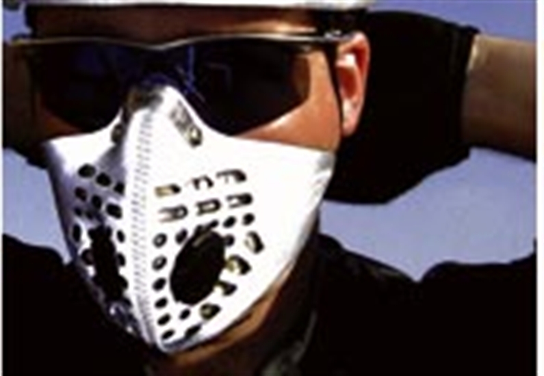 A specially developed mask to provide city cyclists with broad spectrum filtration against