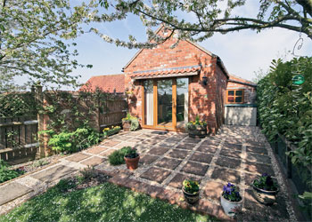 Unbranded Cloverleaf