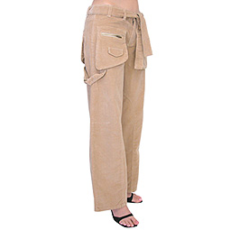 in the style of that worn by the Appleton Sisters