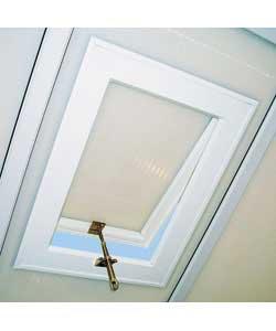 Upgrade your chosen conservatory by adding a roof vent to provide extra ventilation.One vent fits