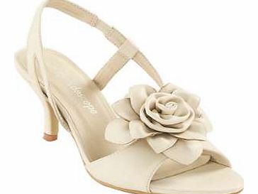 Lovely sling backs with pretty flower trim. With a shapely heel that is not too high to be comfortable. Sandals Features: Upper/Lining: Other materials Sock/Outer sole: Other materials Heel height approx. 7 cm (2� ins)