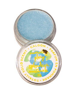 Is your regular perfume too heavy to carry around all day long?  Heres a quite brilliant idea 