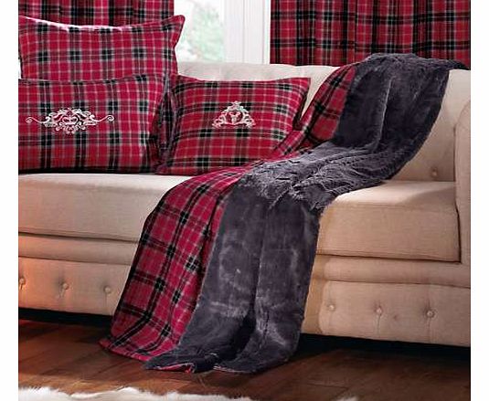 Cranberry check design, matches well with the rest of the range. Throw Features: 38% Polyester, 38% Wool, 17% Acrylic, 3% Viscose, 4% Nylon Faux Fur Reverse: 100% Polyester 130 x 180 cm