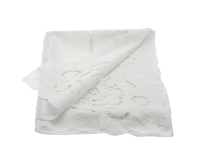 Unbranded Crease-resistant Cutwork Tablecloth, 70 diameter-WHITE