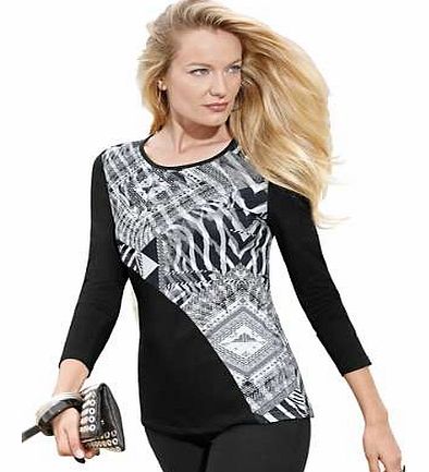 Long sleeve patchwork print top in a fab black and white design with a finely piped rounded neckline. Creation L Top Features: Round neck Long sleeves Washable 93% Viscose, 7% Elastane Length approx. 66 cm (26 ins) (Size 16)