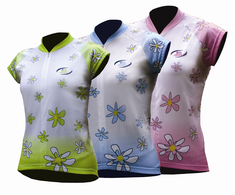 A stylish crop sleeved cycle shirt designed in a female contoured fit. Manufactured in light-weight