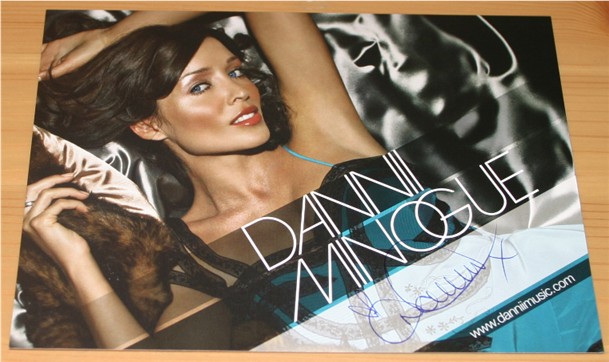 DANNII MINOGUE HAND SIGNED 6 x 4 INCH PROMO