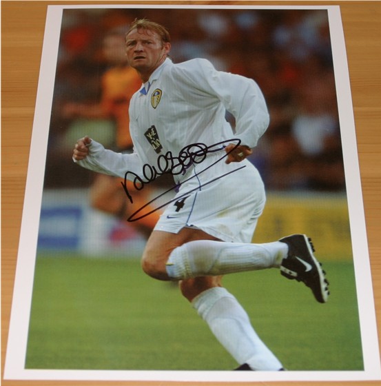 DAVID BATTY HAND SIGNED 9 x 7 INCH PHOTOGRAPH