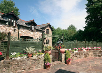 Unbranded Deanfield Coach House