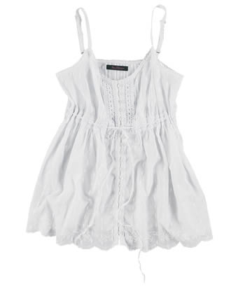 Sometimes you just want something simple, pretty and delicate. This cami goes softly softly but stil