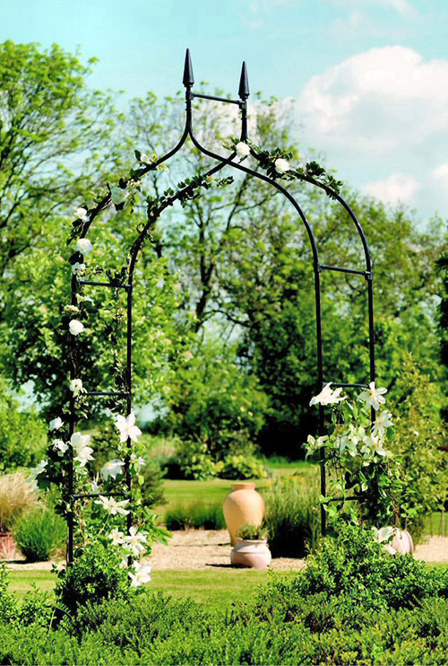 This elegant and stylish arch will look stunning as an entrance to your garden and is perfect for su