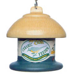 A new line from Mason and Cash which is proving very popular. The Thatched Cottage Feeder is designe
