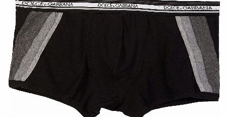 Dolce and Gabana Contrast Trim Black Boxers designed with a contrasting trim and branding these boxers ensure a comfortable fit whilst giving that slight pleasant design. Colour: Black Fabric: 46% Modal 46% Cotton 8% Elastane Care: Wash in Water 30 D