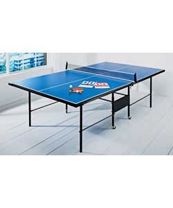 15mm melamine covered table. Indoor games table.Complete with 2 bats and balls. Size (H)76, (W)152, 