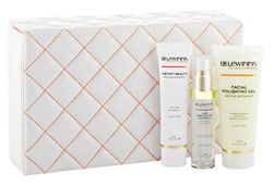 With Dr Lewinns Radiant Skin Set your skins natural beauty can be enhanced. The set contains: 150g F