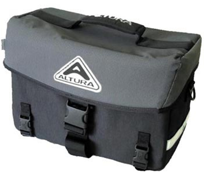THE DRYLINE RANGE OF LUGGAGE OFFERS A WATERPROOF DRYLINE CONSTRUCTION THROUGHOUT THE RANGE. MADE