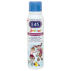 E45 Junior shower mousse gently and effectively cl