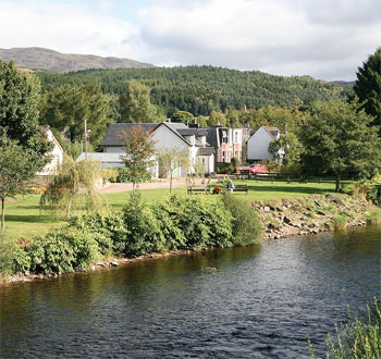 Unbranded Earnside Cottage