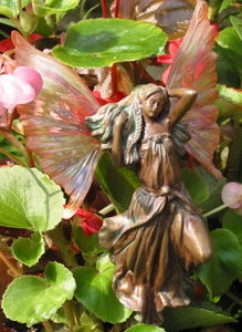Ellena of the Elder mini bronze fairy Height: 14cm (excluding wings) Ellena comes supplied with