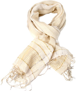 A delicate and versatile viscose and lurex pashmina. The Elures scarf features check detail and tass