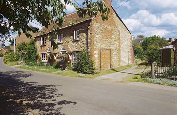 Unbranded Elwyns Cottage