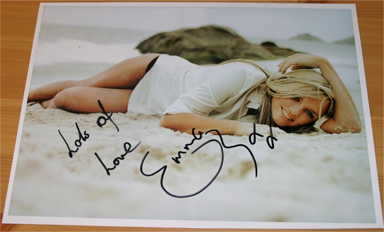EMMA BUNTON HAND SIGNED 10 x 7 INCH COLOUR PHOTO