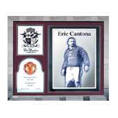 This elegant metallic plaque features Eric Cantona