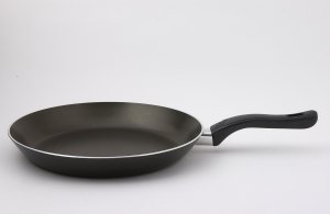Everyday non-stick 30cm Frying Pan      This is part of a wonderful collection of everyday cookware 
