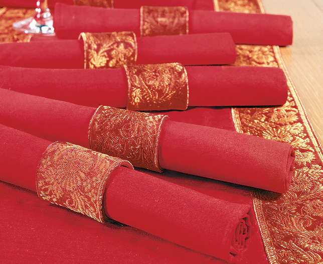 Unbranded Fabric Napkins and Rings (6)