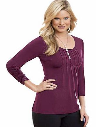 The piping and pleats on this top allow the silky fabric to hang beautifully. The three-quarter length sleeves are playfully gathered. Fair Lady Top Features: Three-quarter length sleeves Round neck Flattering fit Delicate wash max. 30C 95% Viscose,