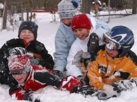 Unbranded Family winter adventure in Finland