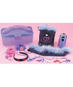 Make your own fabulous fashion accessories.Includes a denim bag with denim belt, a matching hair