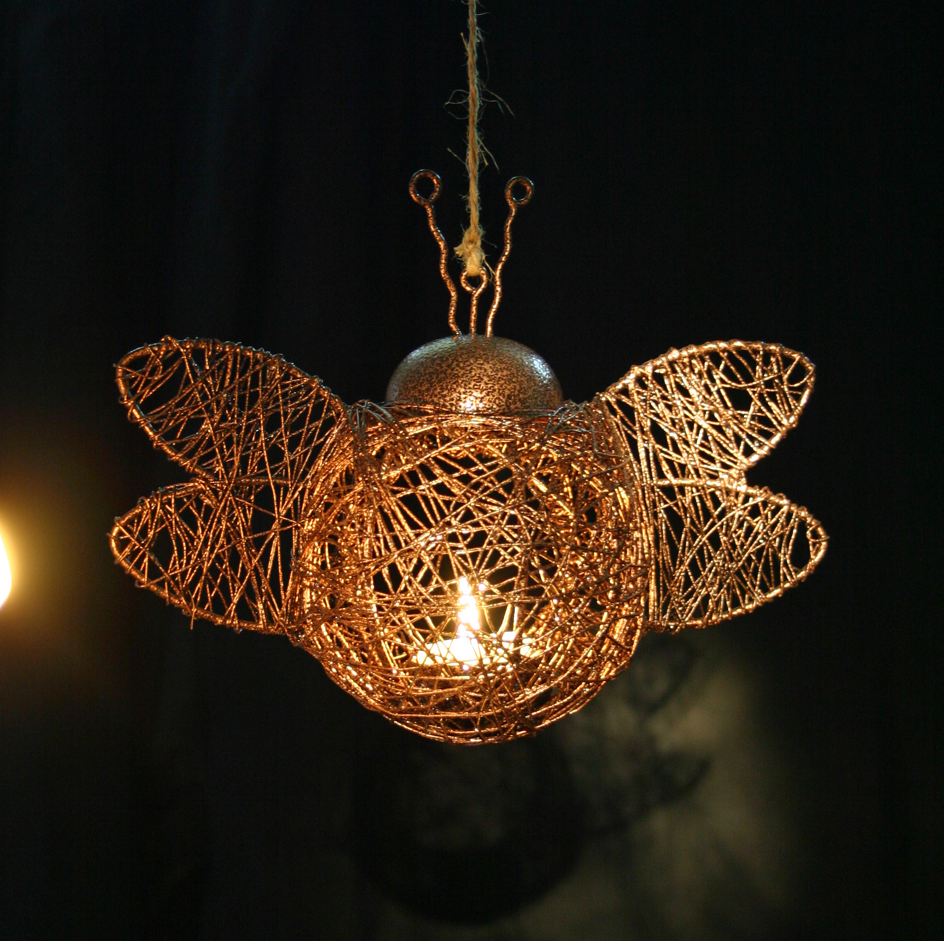 Unbranded Filigree Wire Decorative Garden Bee large