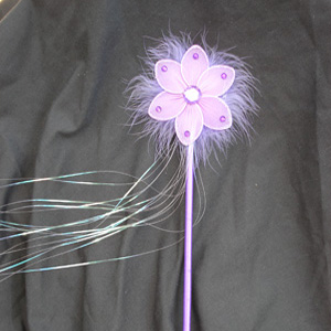 [Obrazek: unbranded-flower-wands-with-trailing-strands.jpg]
