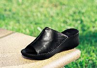 Foot Cushion Womens Raised Seam Mules