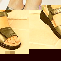 Free-Step Womens Sandals