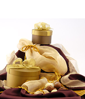 Unbranded Gift Hamper - 400g Truffle Chocolates