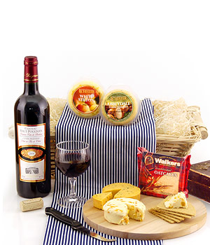 Unbranded Gift Hamper - Claret and Stilton