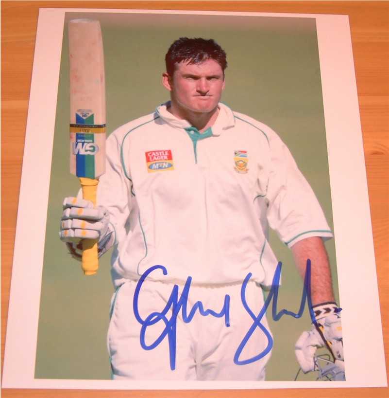 GRAHAM SMITH SIGNED 10 x 7 INCH COLOUR PHOTO