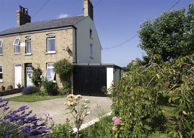 Unbranded Greenbank Cottage