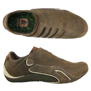 A modern casual shoe from Cushe. Features full grain leather uppers which have a suede section on th