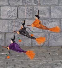 Unbranded Gruesome Horror - 26cm Hanging Flying Witch