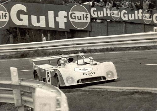 Gulf #5 with ``Gulf Sponsorship in the background black and white Photo (16cm x 12cm)
