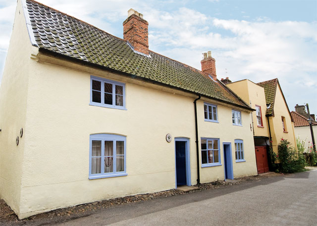 Unbranded Half Moon Inn