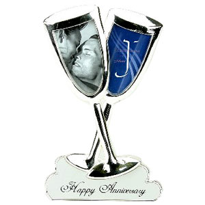 This Happy Anniversary Champagne Flutes Photo Frame is a wonderful and unusual photo frame in which 