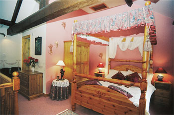 Unbranded Harwood Cottage