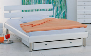 The Hasena Calpe has the following features: Soko legs and Panele headboard Bed in White and