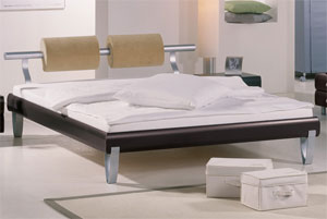 The Hasena Liber has the following features: Loft legs and Relax headboard. Bed in Ferrara and